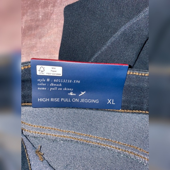 Isaac Mizrahi Jeans - Picture 5 of 6